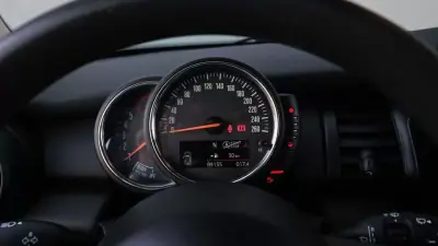 MINI 3 Portas 2016 - 13999 EUR, 89000 km - 89000km - foto 11 de 23