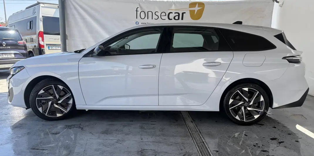 Peugeot 308 SW 2024 - 25490 EUR, 66700 km - AUTO.MOTO.pt - 66700km - foto 3 de 19