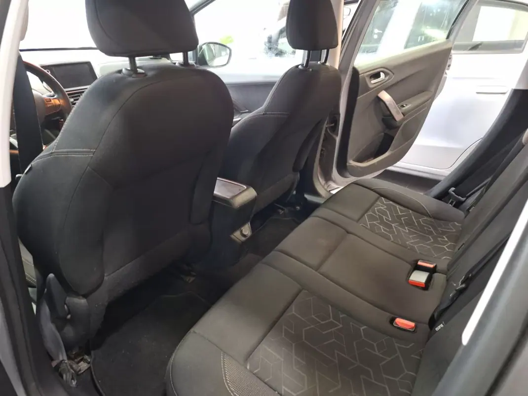 Peugeot 2008 2014 - 9490 EUR, 171420 km - AUTO.MOTO.pt - 171420km - foto 17 de 22