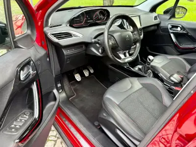 Peugeot 2008 2017 - 9990 EUR, 107000 km - AUTO.MOTO.pt - 107000km - foto 2 de 42