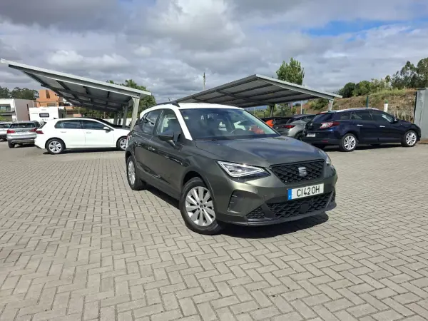 SEAT Arona 2023 - 17750 EUR, 25100 km - AUTO.MOTO.pt - 25100km - foto 4 de 30
