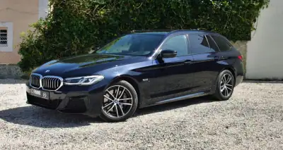 BMW 530e 2022 - 44900 EUR, 52332 km - AUTO.MOTO.pt - 52332km - foto 2 de 46