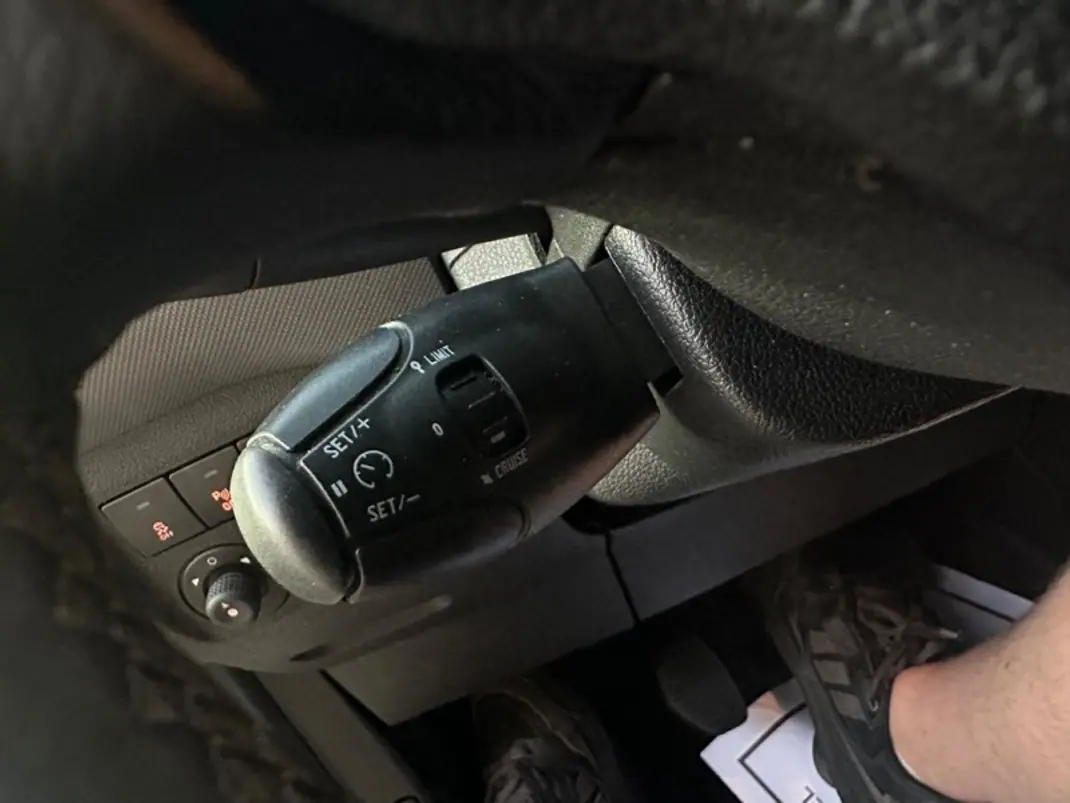 Citroën 1.6 HDI IVA Dedutível 2016 - 11500 EUR, 175000 km - AUTO.MOTO.pt - 175000km - foto 25 de 39