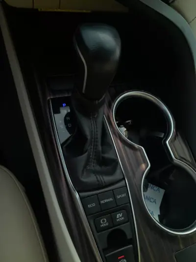 Toyota Camry 2019 - 34930 EUR, 42103 km - AUTO.MOTO.pt - 42103km - foto 4 de 11