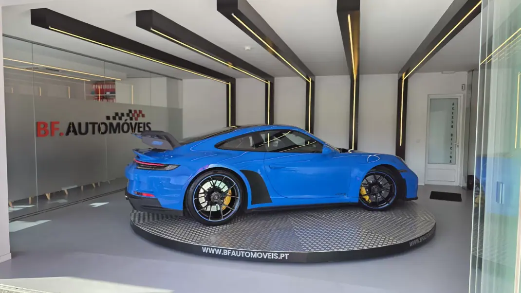 Porsche 992 2023 - 245000 EUR, 18096 km - AUTO.MOTO.pt - 18096km - foto 8 de 56