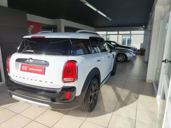 MINI Countryman 2018 - 19990 EUR, 84000 km - AUTO.MOTO.pt - 84000km - foto 10 de 37