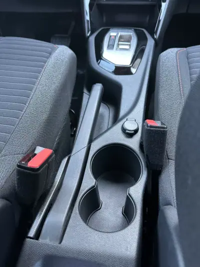 Peugeot 208 2023 - 14900 EUR, 160000 km - 160000km - foto 61 de 64