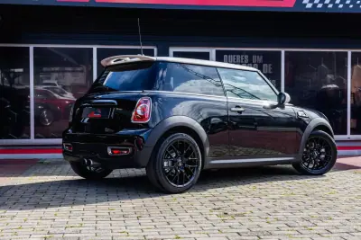 MINI Cooper 2011 - 12950 EUR, 230000 km - AUTO.MOTO.pt - 230000km - foto 10 de 20