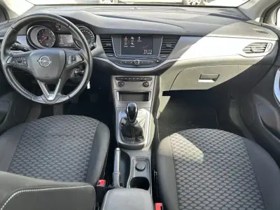 Opel Astra Sports Tourer 2019 - 12000 EUR, 101425 km - 101425km - foto 6 de 16