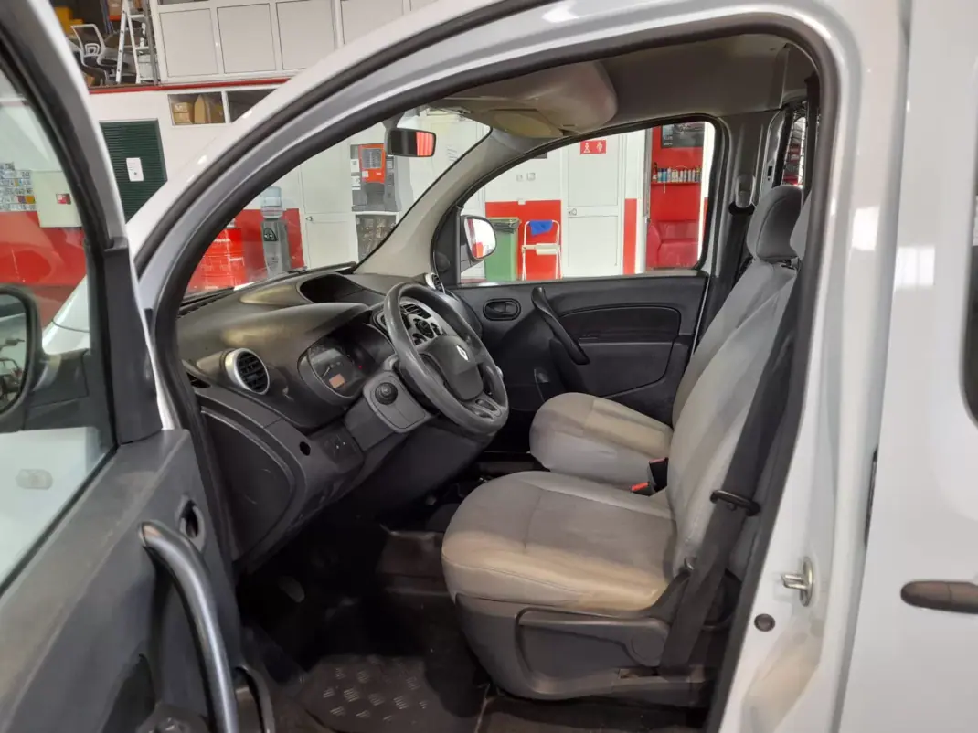 Renault Kangoo Express 1.5 BLUEHDI 2021 - 11490 EUR, 89330 km - AUTO.MOTO.pt - 89330km - foto 12 de 17