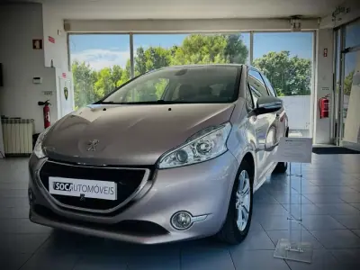 Peugeot 208 2014 - 9890 EUR, 177265 km - 177265km - foto 1 de 22