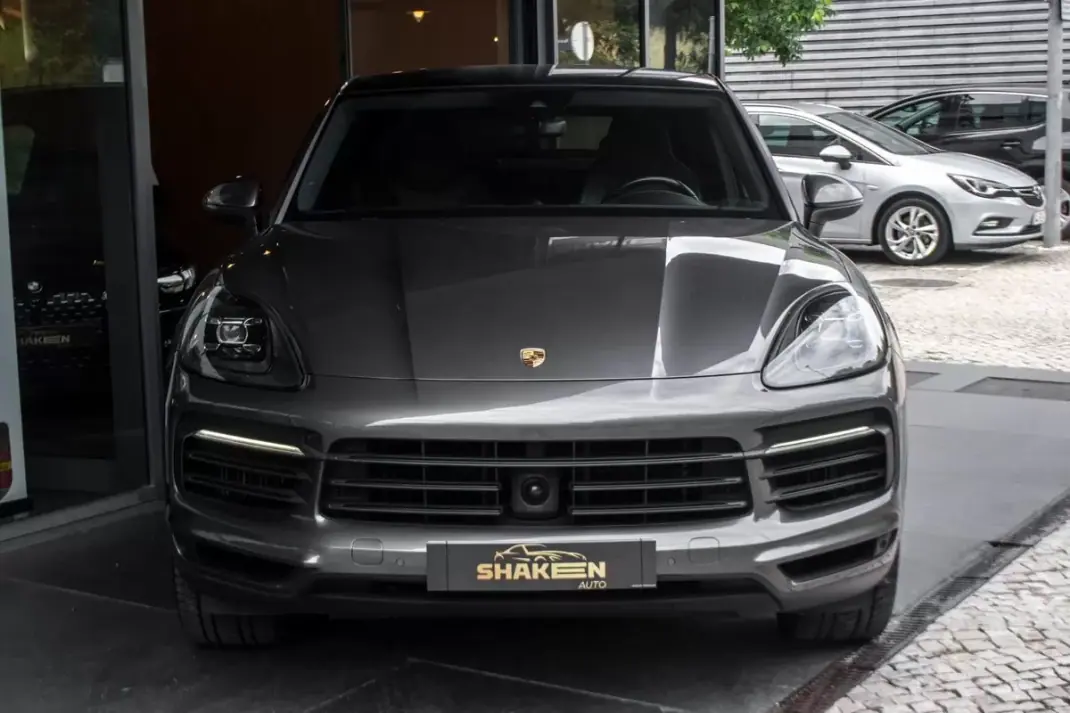 Porsche Cayenne Coupé 2020 - 69890 EUR, 126171 km - AUTO.MOTO.pt - 126171km - foto 7 de 45
