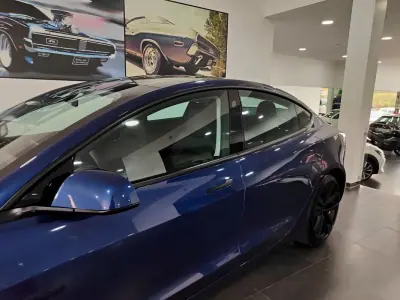 Tesla Model 3 2021 - 25990 EUR, 100000 km - AUTO.MOTO.pt - 100000km - foto 18 de 46