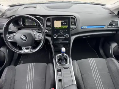 Renault Mégane 2016 - 14750 EUR, 142000 km - AUTO.MOTO.pt - 142000km - foto 8 de 24