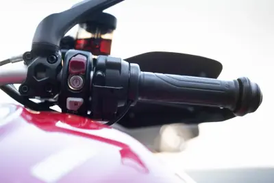 Ducati Multistrada 1000 DS 2019 - 12999 EUR, 52302 km - AUTO.MOTO.pt - 52302km - foto 15 de 21