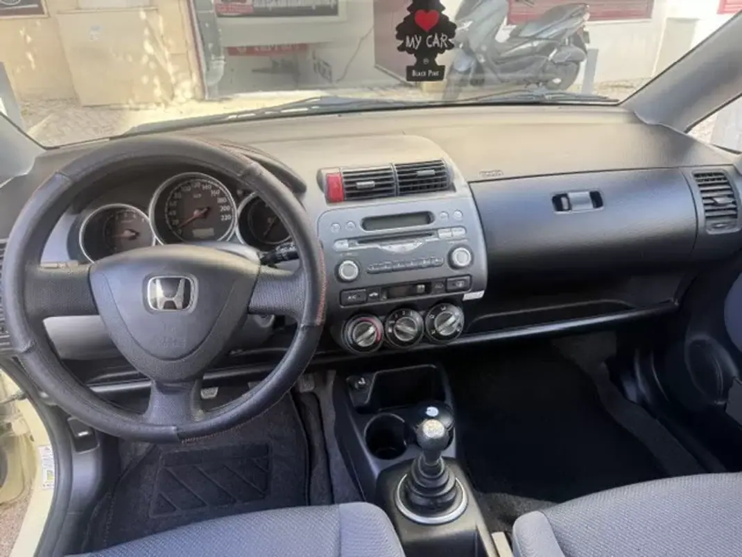 Honda Jazz 2003 - 3900 EUR, 176000 km - 176000km - foto 17 de 26