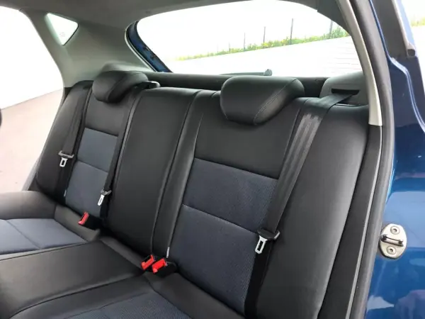 SEAT Ibiza 2016 - 8990 EUR, 160800 km - AUTO.MOTO.pt - 160800km - foto 33 de 34