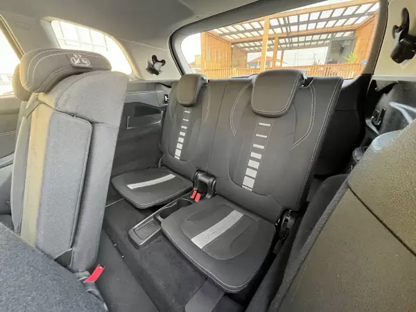 BMW 218 Gran Tourer 2016 - 15950 EUR, 200000 km - AUTO.MOTO.pt - 200000km - foto 38 de 51