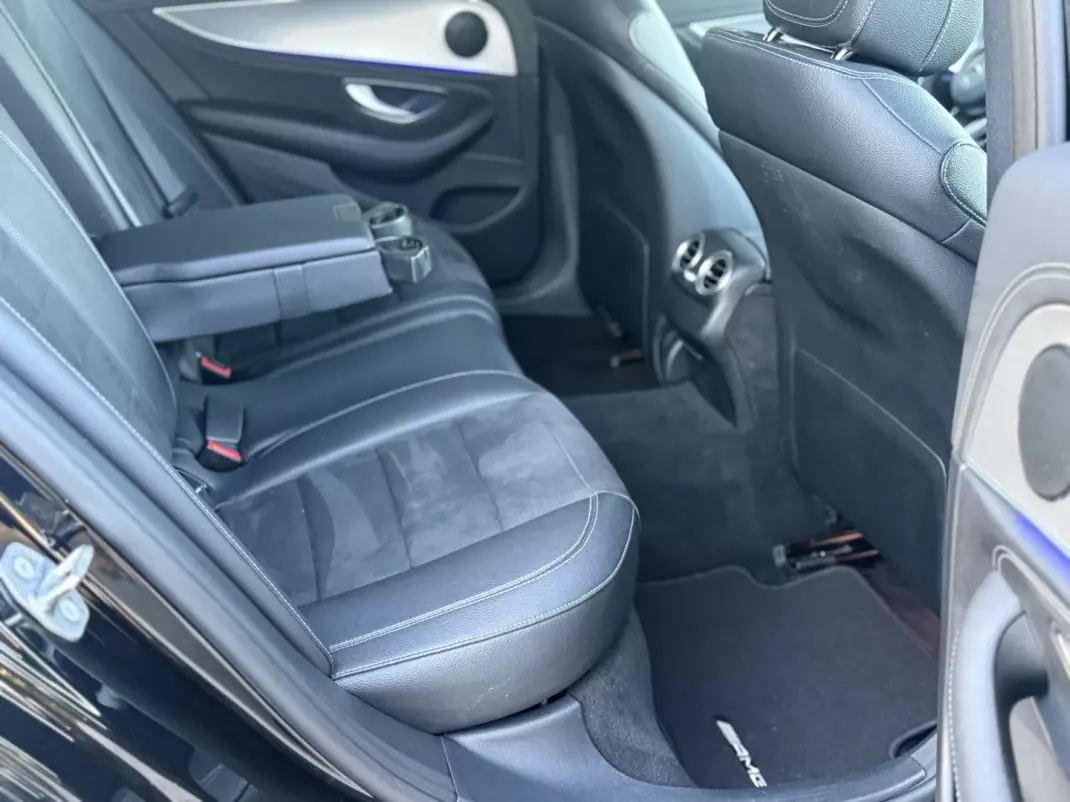 Mercedes-Benz E 220 2017 - 28999 EUR, 60000 km - AUTO.MOTO.pt - 60000km - foto 18 de 24
