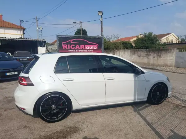 Volkswagen Golf 2014 - 17500 EUR, 162848 km - AUTO.MOTO.pt - 162848km - foto 33 de 57
