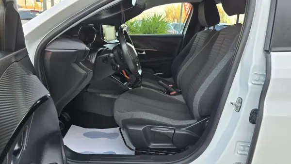 Peugeot 208 2021 - 13850 EUR, 39550 km - AUTO.MOTO.pt - 39550km - foto 11 de 21