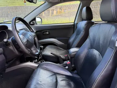 Mitsubishi Outlander 2012 - 12900 EUR, 176000 km - AUTO.MOTO.pt - 176000km - foto 7 de 18