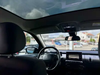 Citroën C4 Cactus 2018 - 13950 EUR, 127000 km - AUTO.MOTO.pt - 127000km - foto 16 de 26