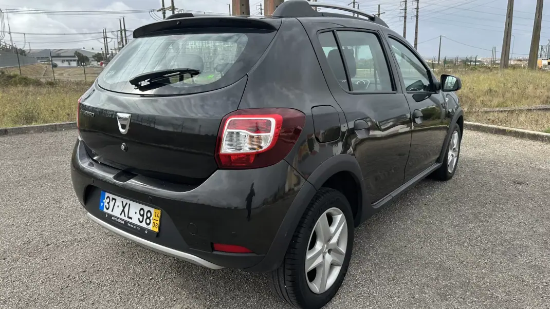Dacia Sandero 2014 - 6900 EUR, 230000 km - 230000km - foto 5 de 22