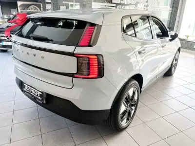 Volvo EX 30 2024 — foto 4 de 24