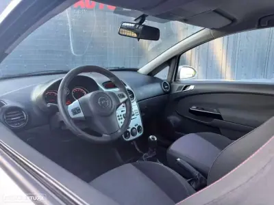 Opel Corsa van Ac 1.3 cdti 2007 - 4450 EUR, 139900 km - AUTO.MOTO.pt - 139900km - foto 13 de 17