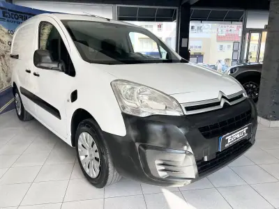 Citroën 2021 - 12600 EUR, 43371 km - AUTO.MOTO.pt - 43371km - foto 2 de 14