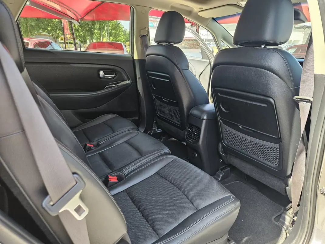 Kia Carens 2018 - 17700 EUR, 104900 km - 104900km - foto 22 de 52