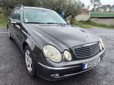 Mercedes-Benz E 200 2003 - 3900 EUR, 338200 km - AUTO.MOTO.pt - 338200km - foto 4 de 14