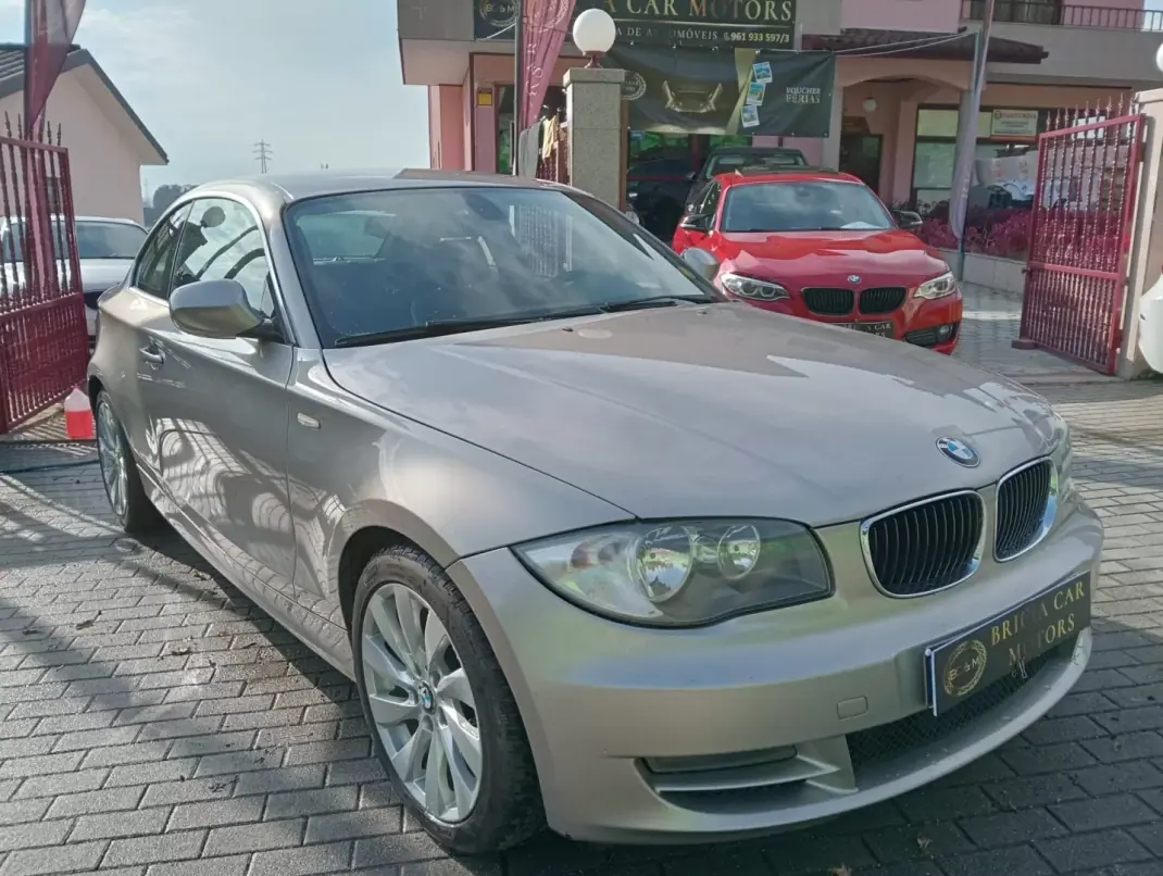 BMW 120 2009 - 11900 EUR, 197000 km - AUTO.MOTO.pt - 197000km - foto 1 de 17