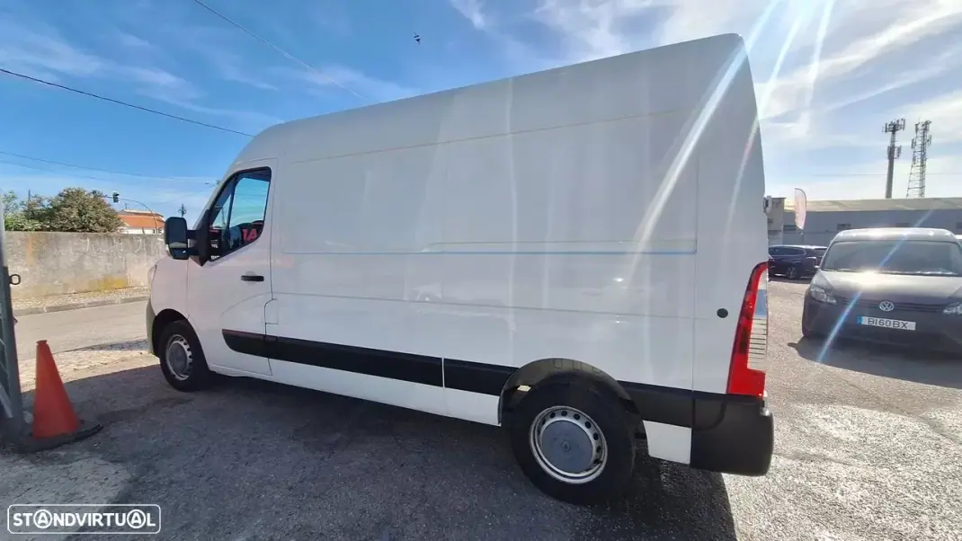 Renault Master 2.3 DCI L2H2 2021 - 19500 EUR, 156000 km - AUTO.MOTO.pt - 156000km - foto 8 de 23