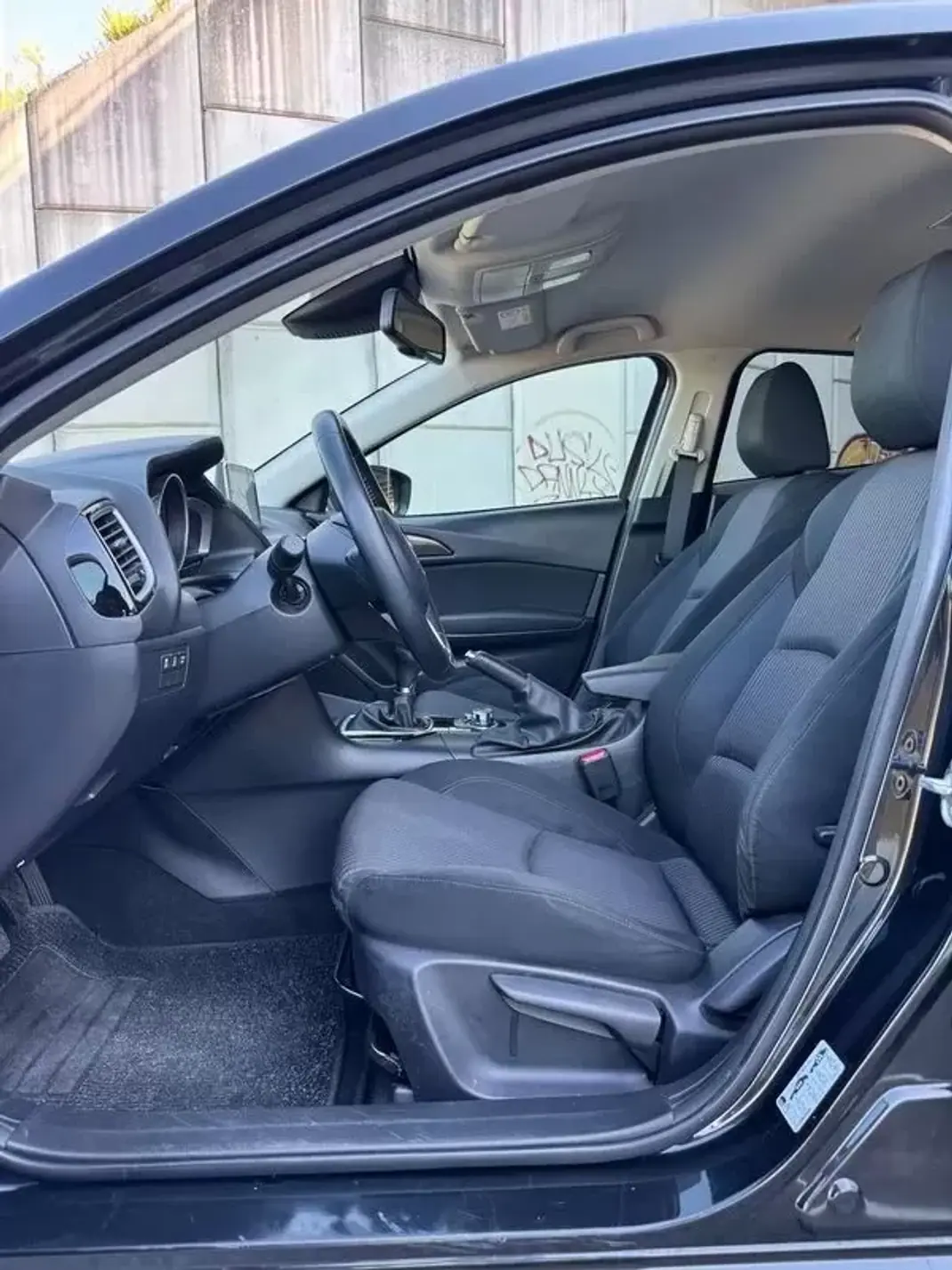 Mazda 3 2015 - 11950 EUR, 50000 km - 50000km - foto 7 de 20