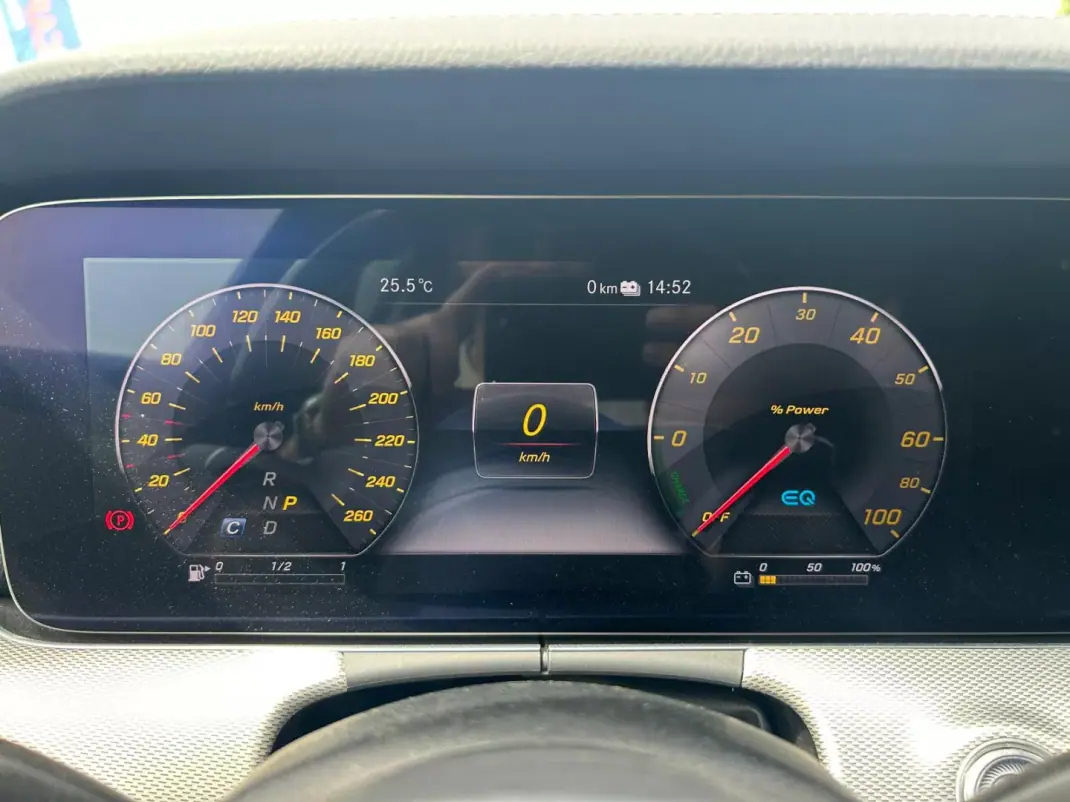 Mercedes-Benz E 300 2020 - 28990 EUR, 140000 km - AUTO.MOTO.pt - 140000km - foto 14 de 23