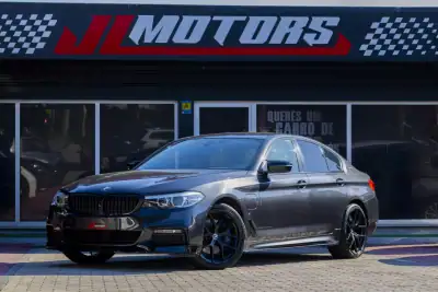 BMW 530e 2019 - 26850 EUR, 181810 km - AUTO.MOTO.pt - 181810km - foto 4 de 47
