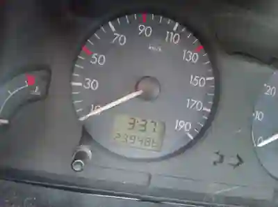Citroën Saxo 2000 - 1250 EUR, 223000 km - AUTO.MOTO.pt - 223000km - foto 3 de 5