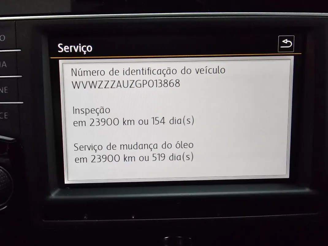Volkswagen Golf 2015 - 15000 EUR, 140202 km - AUTO.MOTO.pt - 140202km - foto 17 de 23