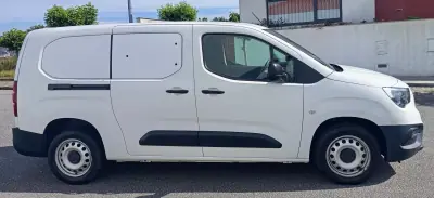 Opel Combo 2021 - 13500 EUR, 82000 km - AUTO.MOTO.pt - 82000km - foto 4 de 20
