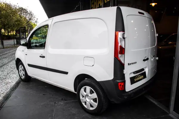 Renault Kangoo E-Tech Confort 2020 - 9990 EUR, 57785 km - AUTO.MOTO.pt - 57785km - foto 3 de 28