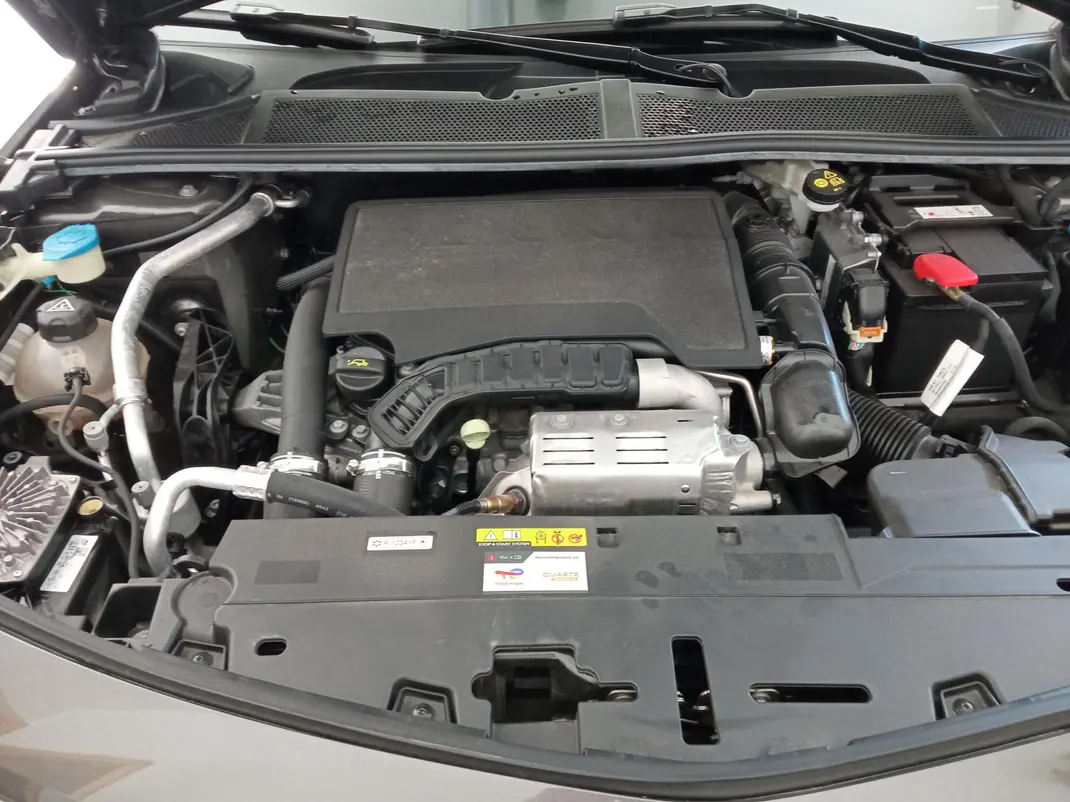 Opel Astra 2024 - 21000 EUR, 15000 km - AUTO.MOTO.pt - 15000km - foto 4 de 9