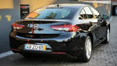 Opel Insignia Grand Sport 2019 - 14950 EUR, 70795 km - AUTO.MOTO.pt - 70795km - foto 13 de 36