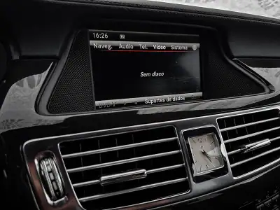 Mercedes-Benz CLS 350 2013 - 26950 EUR, 199000 km - AUTO.MOTO.pt - 199000km - foto 35 de 100