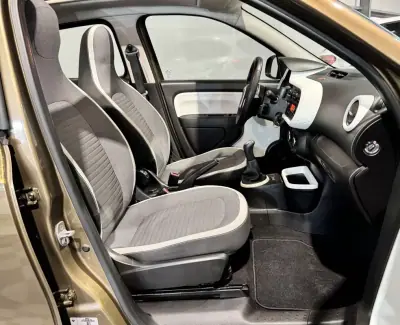 Renault Twingo 2015 - 7900 EUR, 124650 km - AUTO.MOTO.pt - 124650km - foto 7 de 42