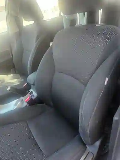 Toyota Auris 2012 - 9000 EUR, 130000 km - AUTO.MOTO.pt - 130000km - foto 10 de 13