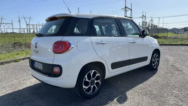 Fiat 500L 2017 - 11900 EUR, 160000 km - AUTO.MOTO.pt - 160000km - foto 6 de 14