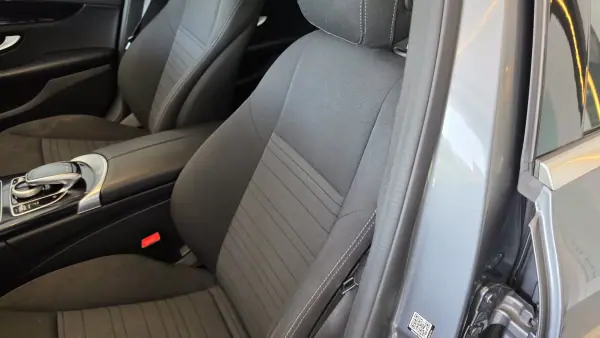 Mercedes-Benz C 180 2017 - 19900 EUR, 83139 km - AUTO.MOTO.pt - 83139km - foto 33 de 53