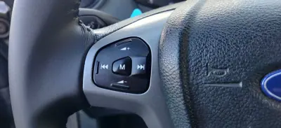 Ford Fiesta 1.4 TDCI 2010 - 4490 EUR, 244800 km - AUTO.MOTO.pt - 244800km - foto 24 de 31